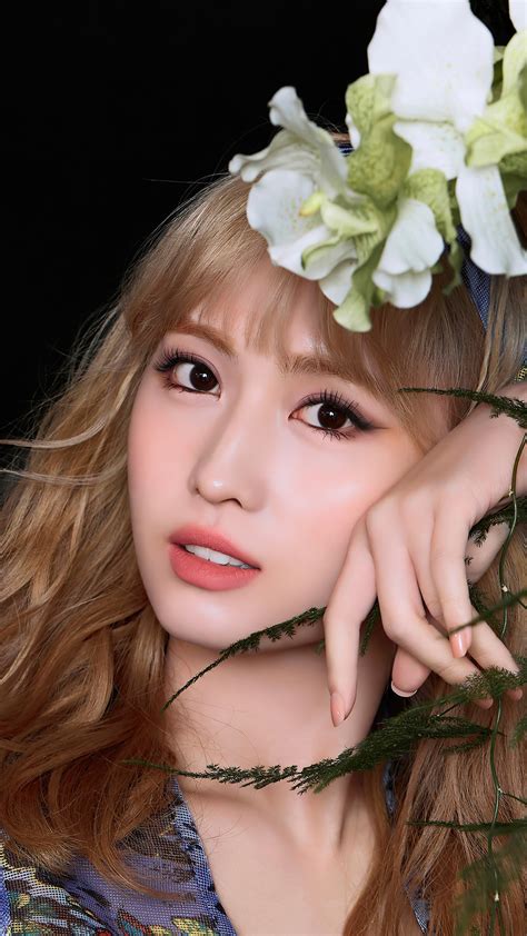 hirai momo